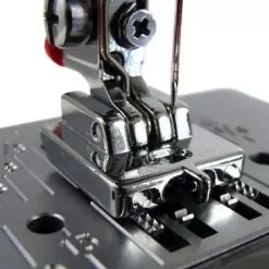 Universal Concealed Zipper Foot With Guide | GoldStar Tool