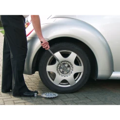 Siegen Tools By Sealey Siegen Wheel Master Wrench (525mm) -consew shop S0472 ACT2 ON WHEEL NUTS