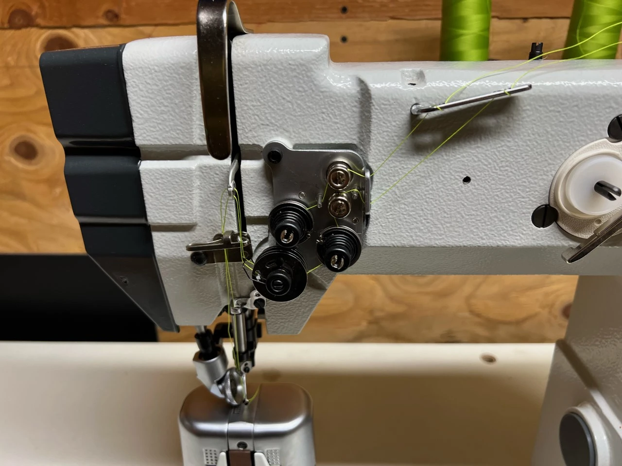 New-Tech GC-9920D High Speed, Post Bed, 2 Needle, Roller Feed, Lockstitch Industrial Sewing Machine With Table And Built-In Direct Drive Servo Motor | GoldStar Tool 5 New-Tech GC-9920D High Speed, Post Bed, 2 Needle, Roller Feed, Lockstitch Industrial Sewing Machine With Table And Built-In Direct Drive Servo Motor | GoldStar Tool - Image 3